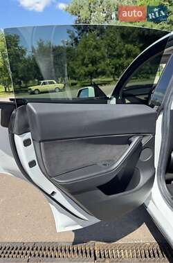 Внедорожник / Кроссовер Tesla Model Y 2021 в 
