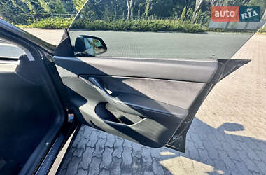 Внедорожник / Кроссовер Tesla Model Y 2022 в 