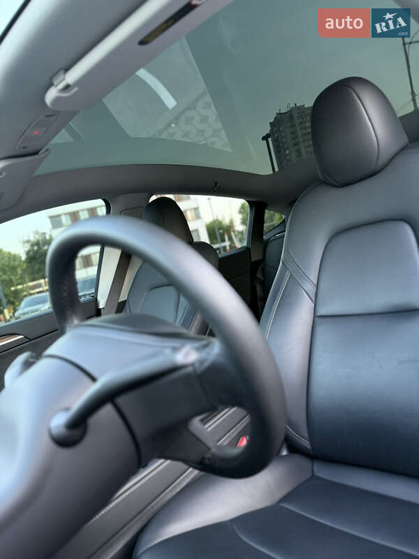 Внедорожник / Кроссовер Tesla Model Y 2023 в Киеве