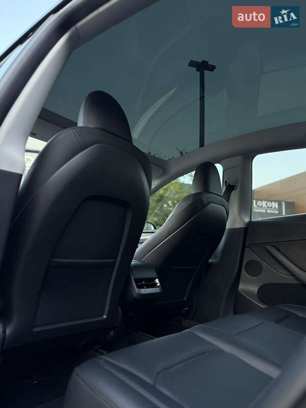 Внедорожник / Кроссовер Tesla Model Y 2023 в Киеве