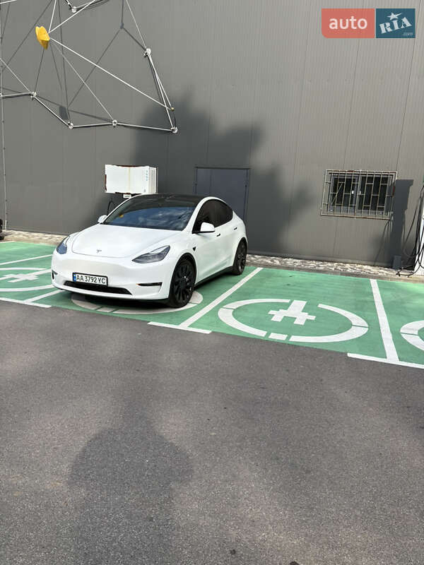 Внедорожник / Кроссовер Tesla Model Y 2023 в Борисполе