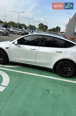 Внедорожник / Кроссовер Tesla Model Y 2023 в 