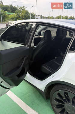 Внедорожник / Кроссовер Tesla Model Y 2023 в 