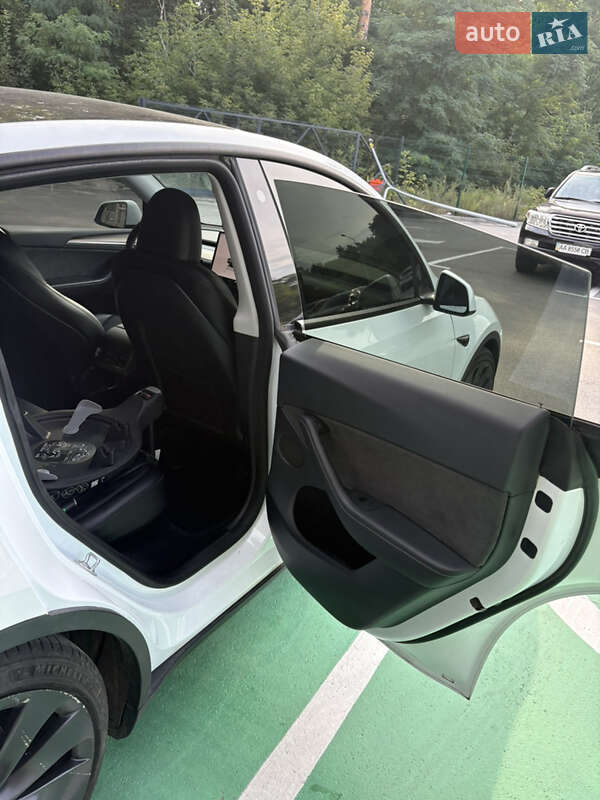Внедорожник / Кроссовер Tesla Model Y 2023 в Борисполе