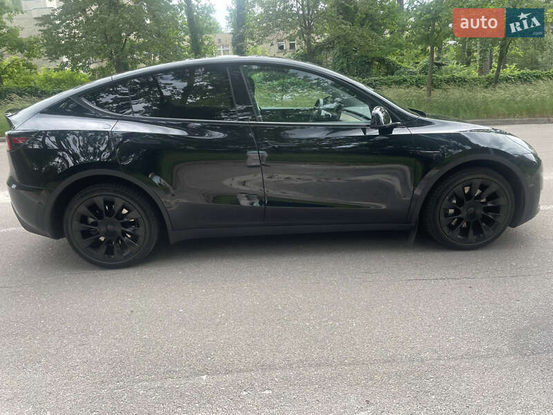 Внедорожник / Кроссовер Tesla Model Y 2023 в Киеве