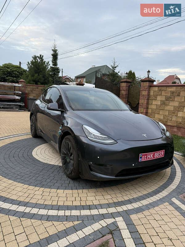 Tesla Model Y 2022