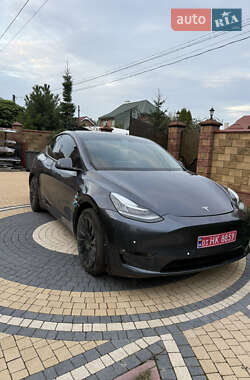 Внедорожник / Кроссовер Tesla Model Y 2022 в 