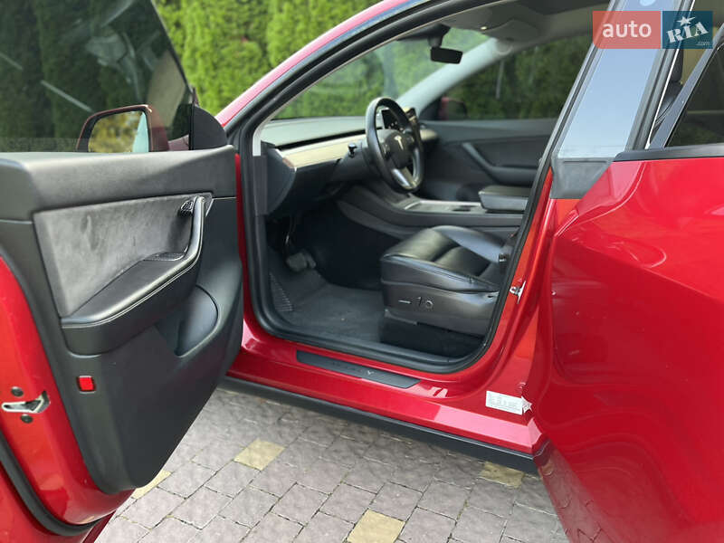 Внедорожник / Кроссовер Tesla Model Y 2021 в Львове