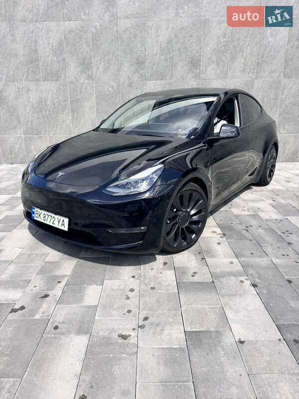 Tesla Model Y 2023