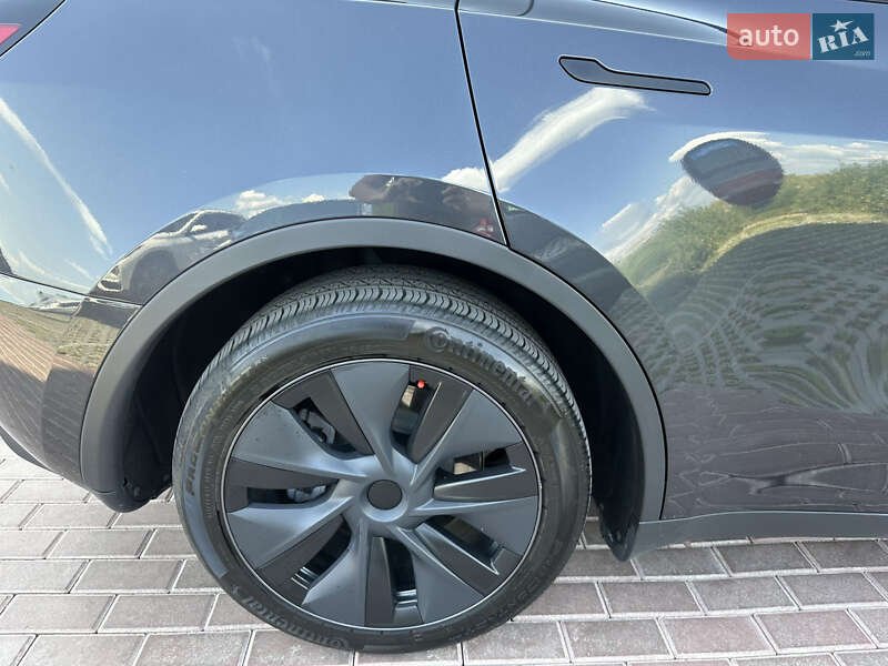 Внедорожник / Кроссовер Tesla Model Y 2024 в Ровно