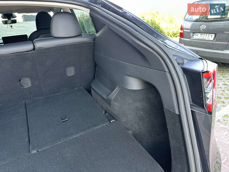 Внедорожник / Кроссовер Tesla Model Y 2024 в Ровно