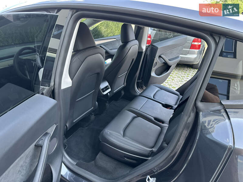Внедорожник / Кроссовер Tesla Model Y 2024 в Ровно