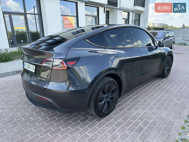 Внедорожник / Кроссовер Tesla Model Y 2024 в Ровно