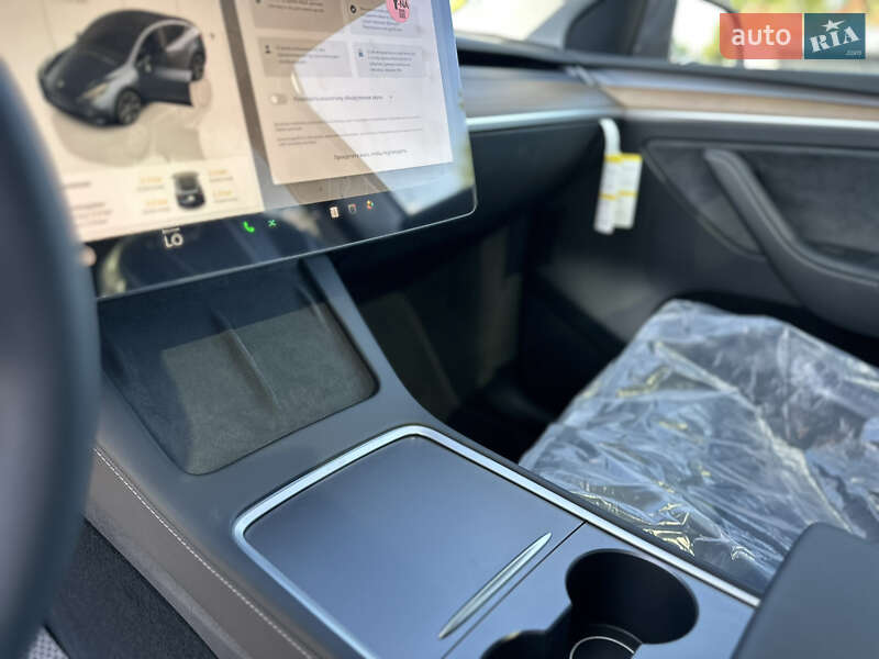 Внедорожник / Кроссовер Tesla Model Y 2024 в Ровно