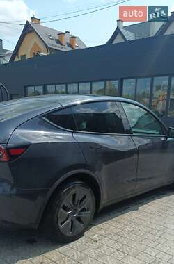 Внедорожник / Кроссовер Tesla Model Y 2024 в 