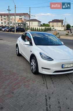 Внедорожник / Кроссовер Tesla Model Y 2021 в 