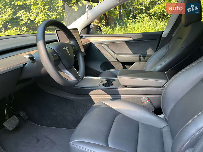 Внедорожник / Кроссовер Tesla Model Y 2023 в Львове