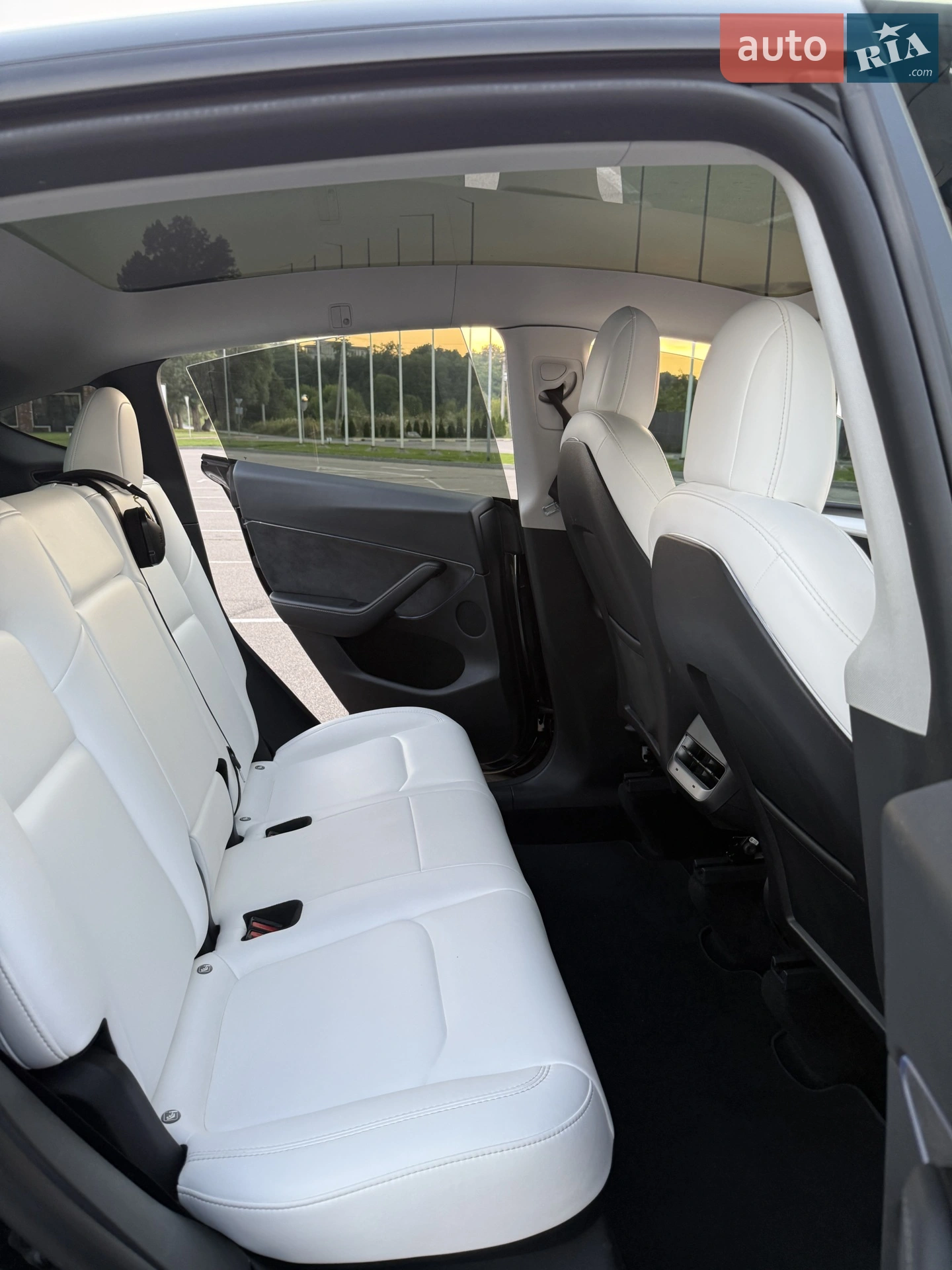 2022 Tesla Model Y - мініатюра 5