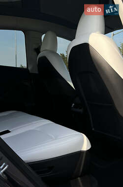 Внедорожник / Кроссовер Tesla Model Y 2023 в 
