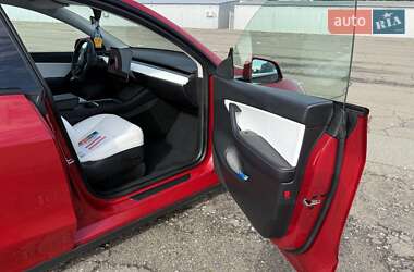 Внедорожник / Кроссовер Tesla Model Y 2021 в 