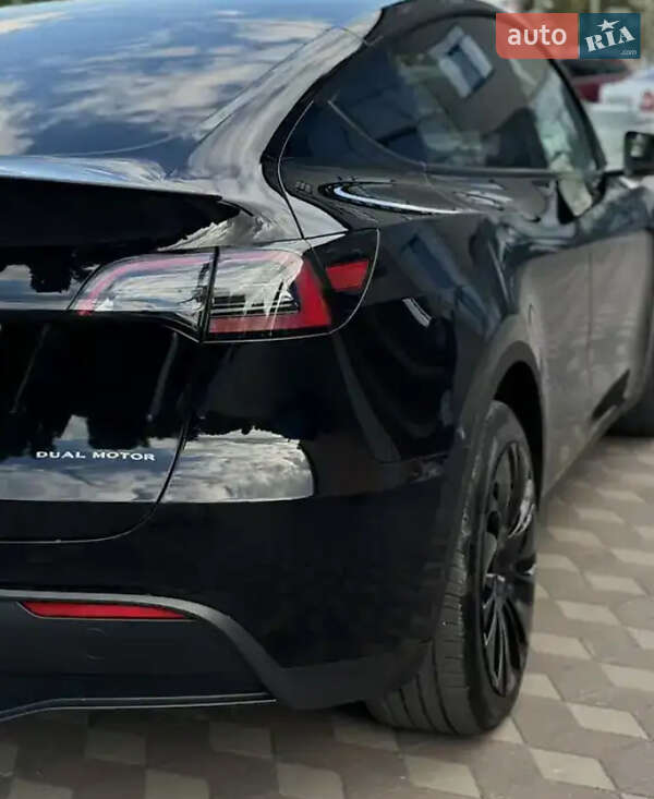 Внедорожник / Кроссовер Tesla Model Y 2023 в Львове