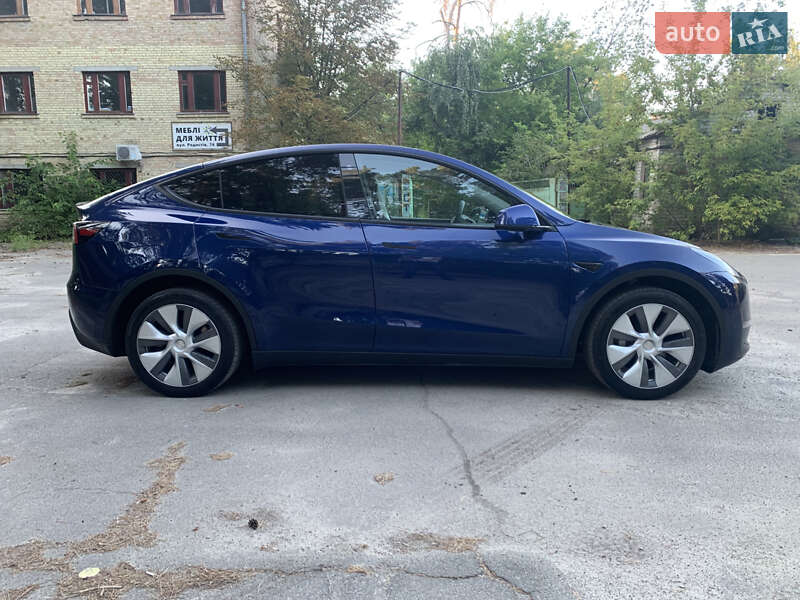 Внедорожник / Кроссовер Tesla Model Y 2023 в Киеве