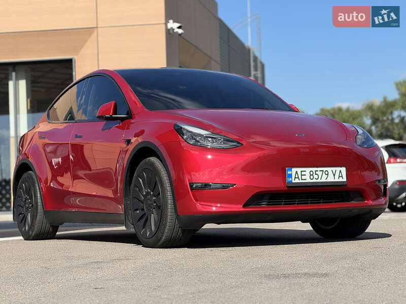 Tesla Model Y 2023