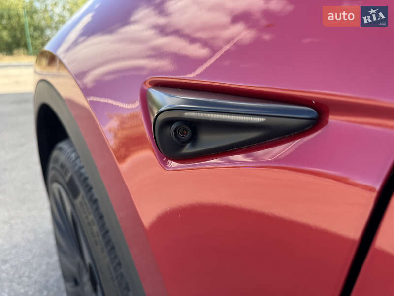 Внедорожник / Кроссовер Tesla Model Y 2023 в Днепре