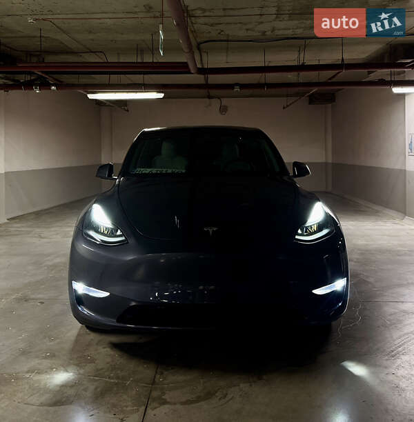 Tesla Model Y 2021