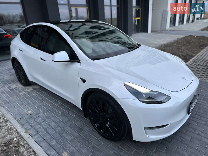 Внедорожник / Кроссовер Tesla Model Y 2023 в Ровно