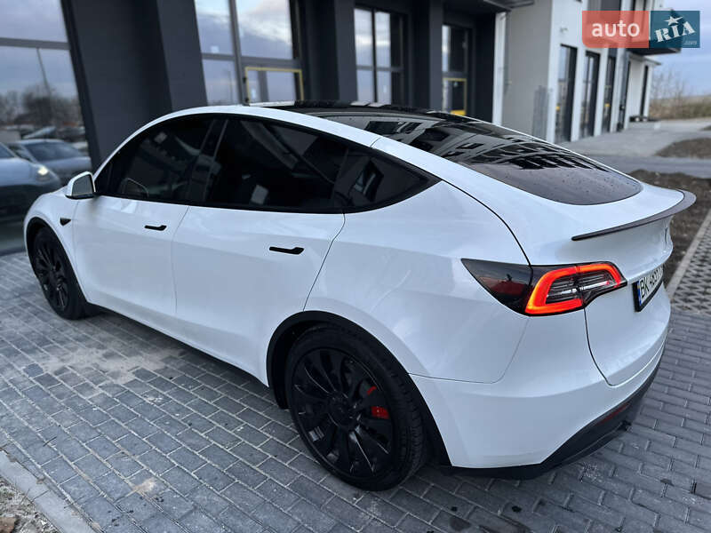 Внедорожник / Кроссовер Tesla Model Y 2023 в Ровно