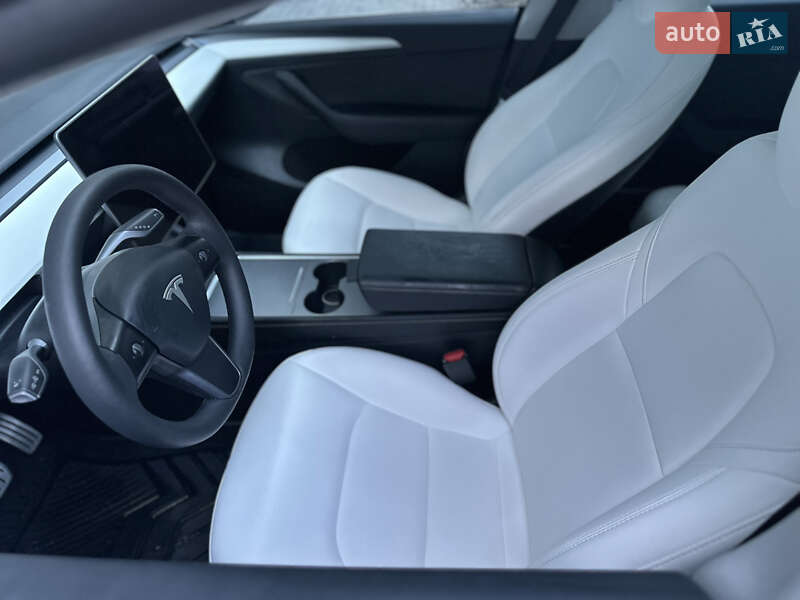 Внедорожник / Кроссовер Tesla Model Y 2023 в Ровно