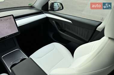 Внедорожник / Кроссовер Tesla Model Y 2024 в 