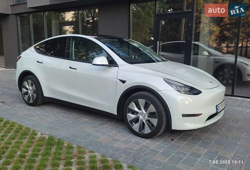 Внедорожник / Кроссовер Tesla Model Y 2020 в Ивано-Франковске