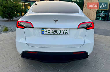 Внедорожник / Кроссовер Tesla Model Y 2024 в 
