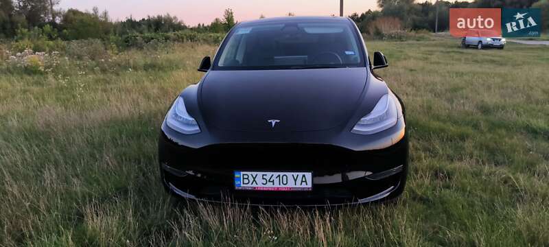 Tesla Model Y 2023