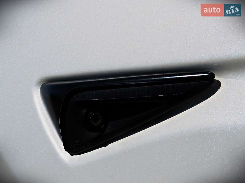 Позашляховик / Кросовер Tesla Model Y 2021 в Черкасах