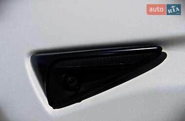 Внедорожник / Кроссовер Tesla Model Y 2021 в 