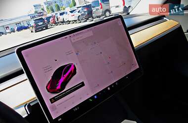 Внедорожник / Кроссовер Tesla Model Y 2021 в 