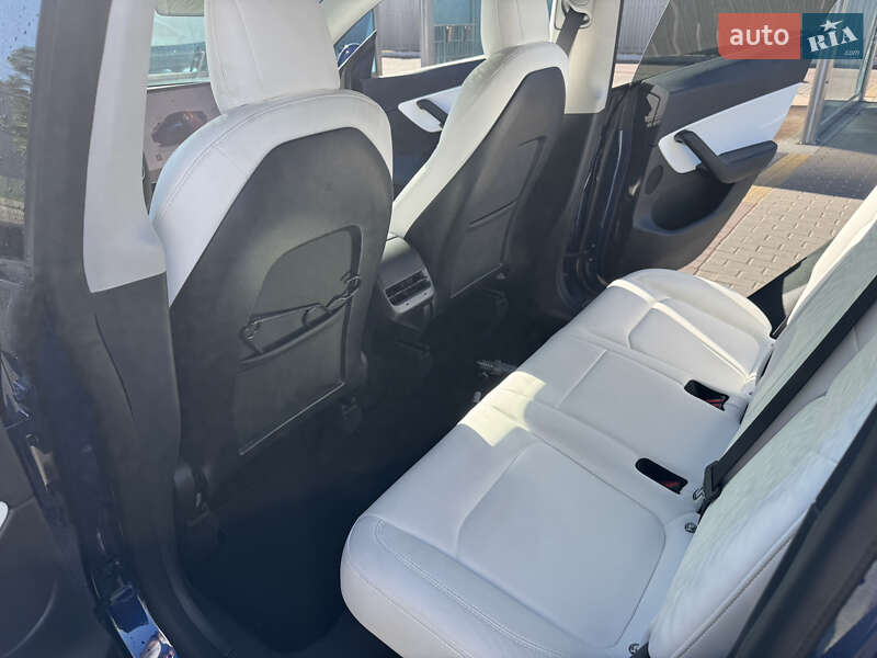 Внедорожник / Кроссовер Tesla Model Y 2022 в Киеве