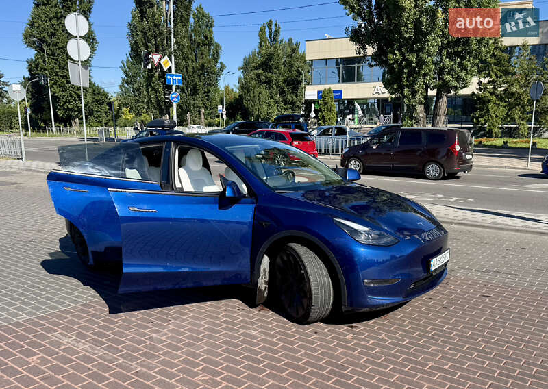 Внедорожник / Кроссовер Tesla Model Y 2022 в Киеве