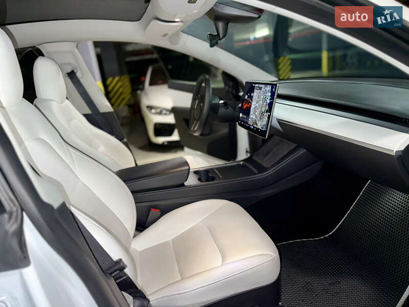 Внедорожник / Кроссовер Tesla Model Y 2021 в Киеве