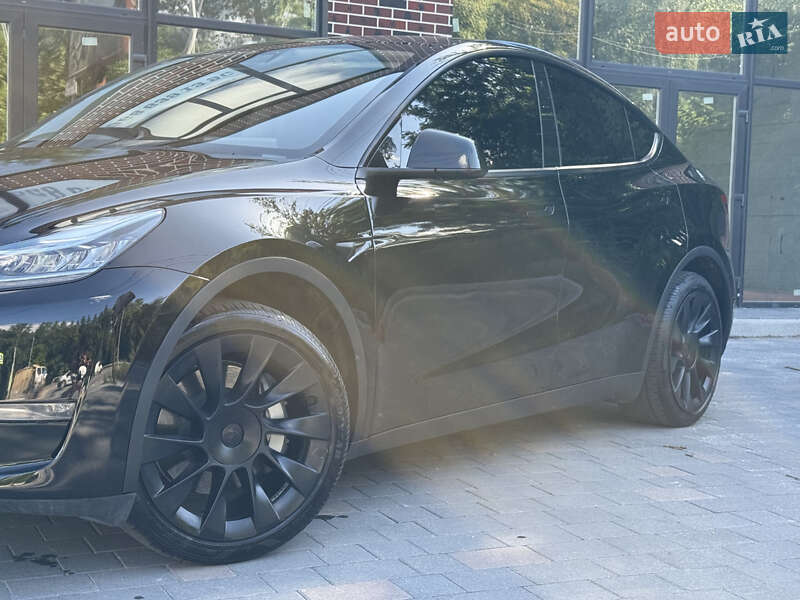 Внедорожник / Кроссовер Tesla Model Y 2023 в Тернополе