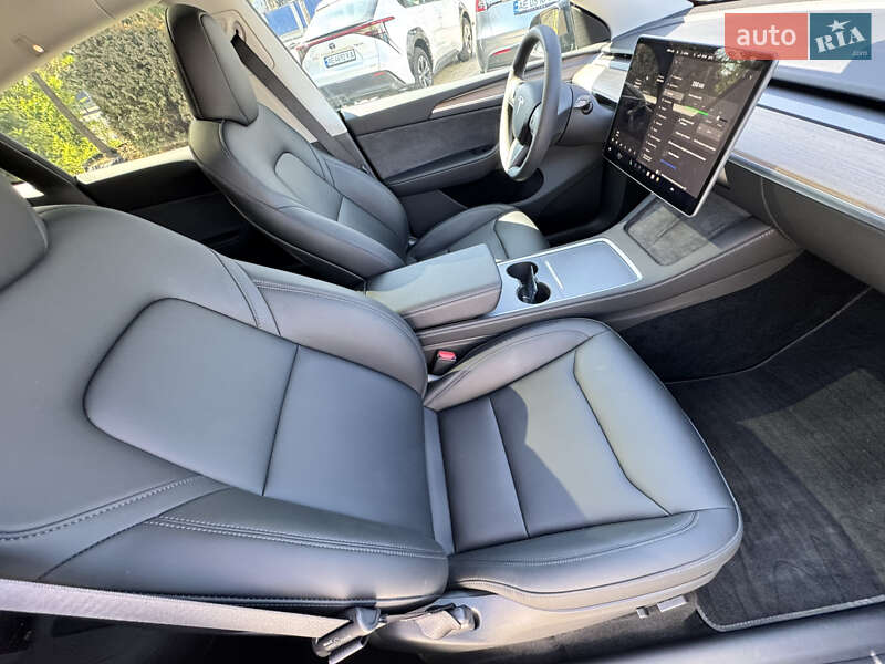 Позашляховик / Кросовер Tesla Model Y 2024 в Дніпрі