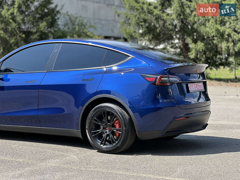 Позашляховик / Кросовер Tesla Model Y 2024 в Києві