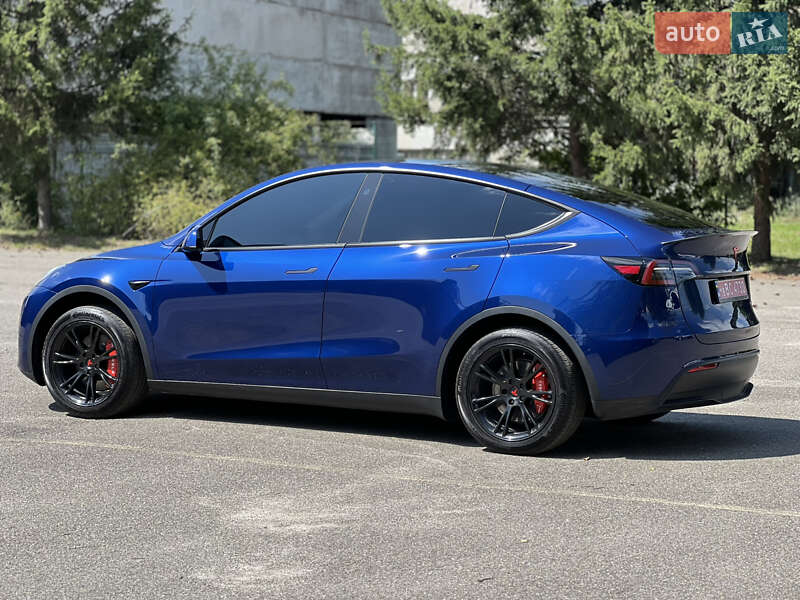 Позашляховик / Кросовер Tesla Model Y 2024 в Києві