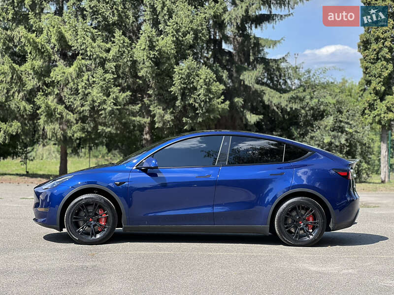 Позашляховик / Кросовер Tesla Model Y 2024 в Києві