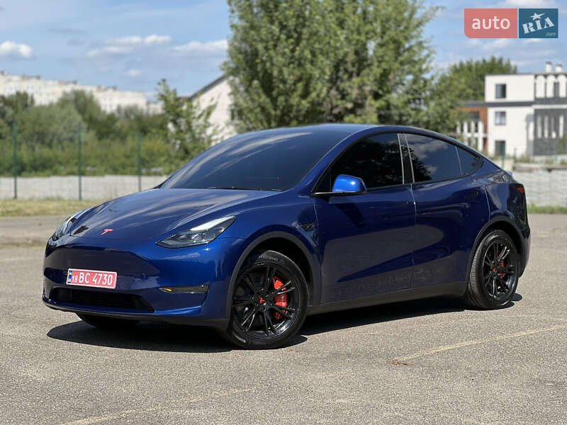 Позашляховик / Кросовер Tesla Model Y 2024 в Києві