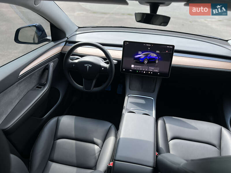 Позашляховик / Кросовер Tesla Model Y 2024 в Києві