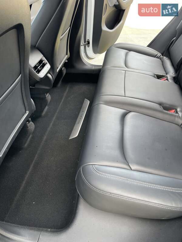 Позашляховик / Кросовер Tesla Model Y 2021 в Первомайську